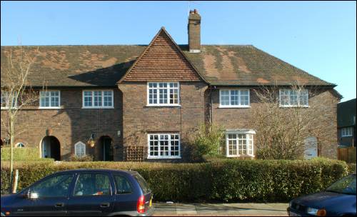 19-21 Neale Close